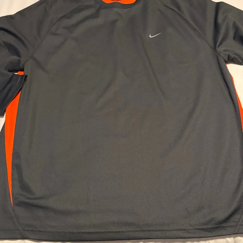 Nike Men’s Long-Sleeve Athletic Shirt in Charcoal with Orange Panels